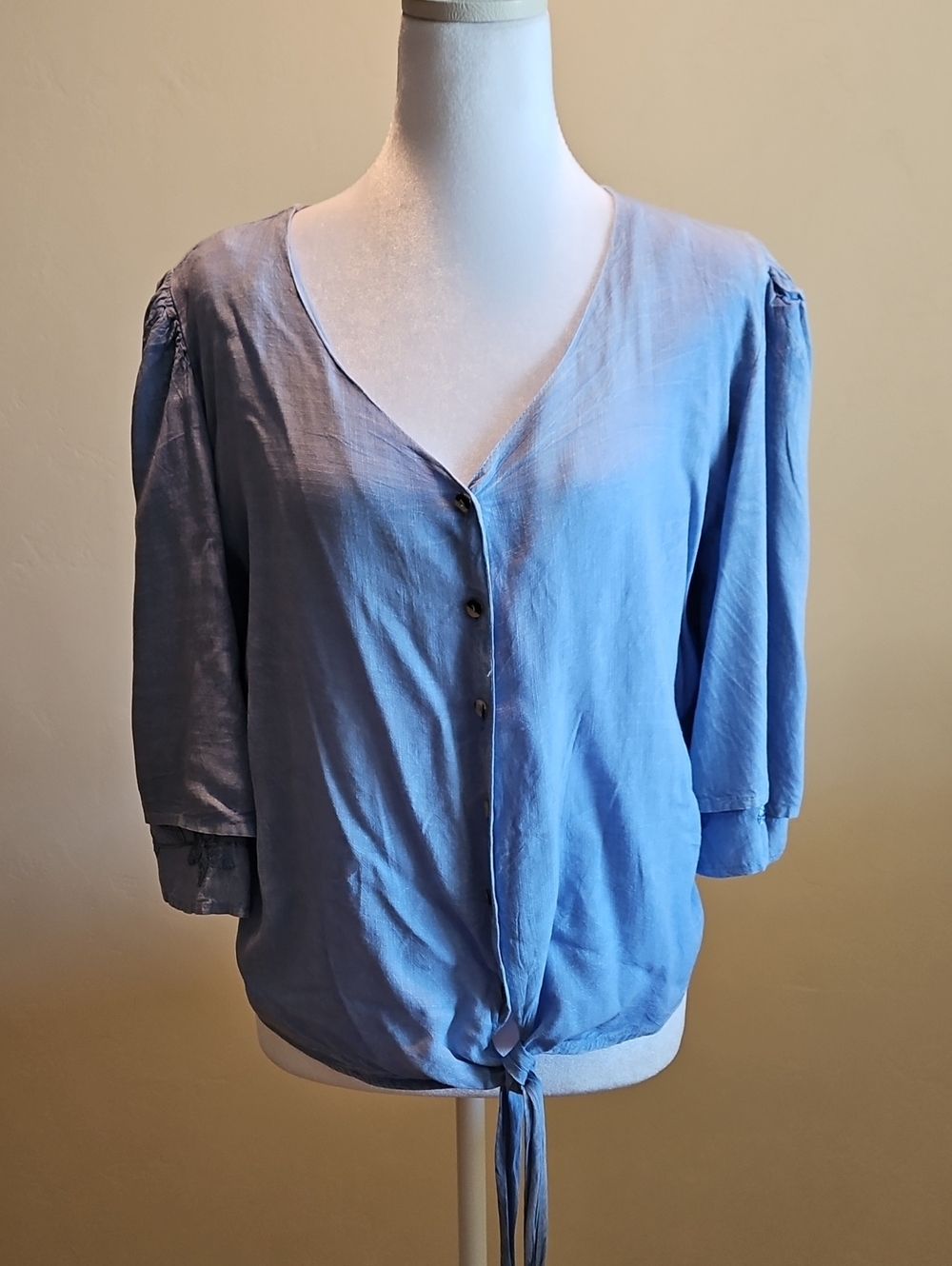 Raya Sun Light Blue Button-Front Tie Hem Blouse - Size S